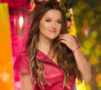 Могилевська знайшла романтику в укрзалізниці та заспівала. ВІДЕО