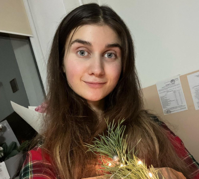 Jerry Heil з гантелями показала, як відновлюється після падіння в оркестрову яму