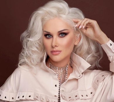 Без гриму: Бужинська продемонструвала свій весняний, мегакучерявий образ. ФОТО 