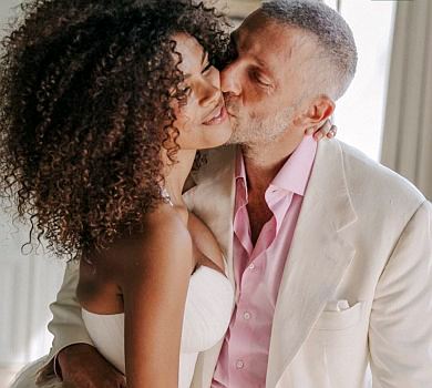 Труси Касселя та декольте нареченої: Кунакі показала досі небачені весільні ФОТО