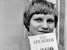 Скрипка показав себе 7-річного та розповів про театральне минуле