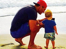 Кличко читає доньці Вінні Пуха, а вона повторює за ним слова-паразити