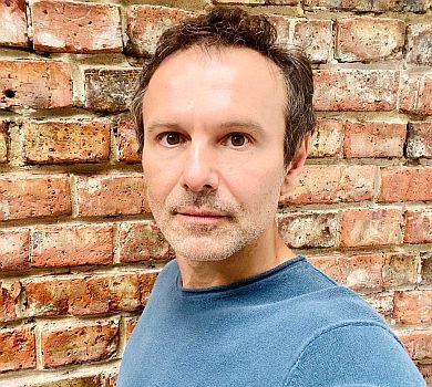 Вакарчук вразив кубиками пресу в йога-позі. ФОТО