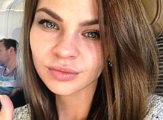 Воля тривала недовго: Настю Рибку з застосуванням сили затримали в Москві. ВІДЕО