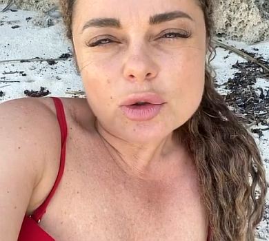 Корольова без мейкапу розказала, чим займалася з африканськими аборигенами