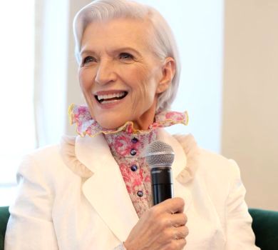 Мама Ілона Маска вигуляла вбрання від української дизайнерки. ФОТО 