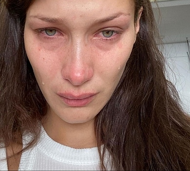 Соцмедіа - несправжні: зарюмсана Белла Хадід розповіла про свої зриви та вигоряння