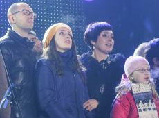 Яценюки і Порошенки зустріли Новий рік на Майдані