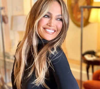 Лопес у топі та велосипедках похизувалася солідними біцепсами