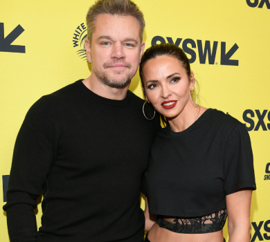 Метт Деймон зацілував дружину в бікіні на відпочинку в Греції. ФОТО