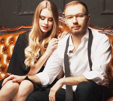 Хлоп'ятко чи дівчатко? Син Повалій наробив ФОТО її вагітної невістки в міні