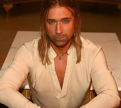 Подвійний удар: виходець із села Винник співатиме за партію Поплавського 