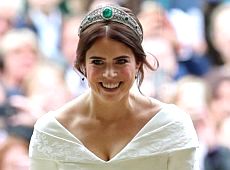 Онуку Єлизавети ІІ без вельона окільцювали в Віндзорському палаці. ФОТО. ВІДЕО 