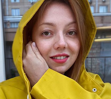 Хочеться перезарядки, випічки і вина: депутатку Шкрум у дощовику потягнуло на філософію