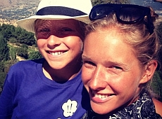 Осадча відпочивала від макіяжу на Кіпрі з родиною. ФОТО 