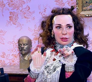 Жанна на стилі: 57-річна Агузарова підірвала мережу екстравагантним луком