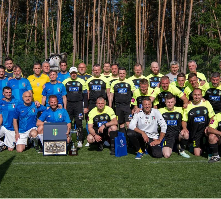 Футбольна дипломатія в дії: обʼєднані грою задля іміджу країни