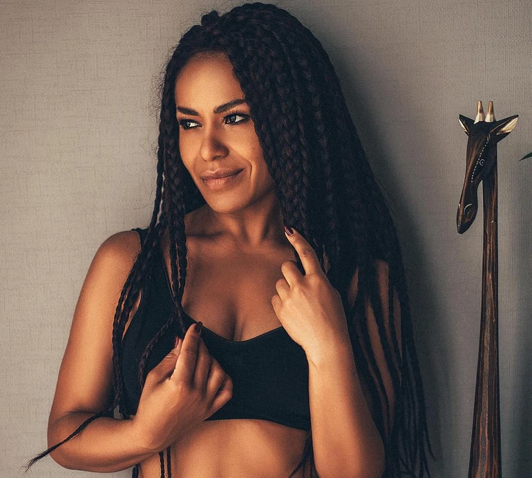 Гайтана показала рідкісне фото себе 12-річної