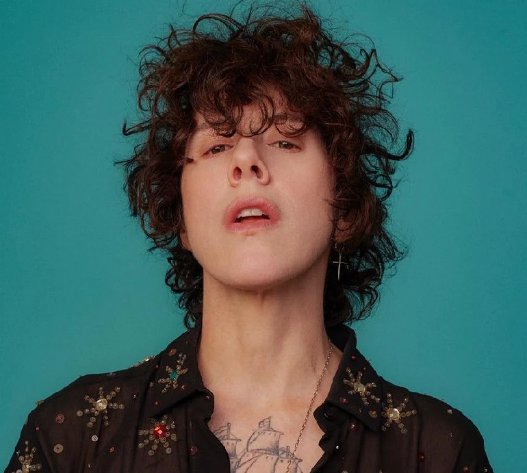 Концерт LP у Литві скасували після її появи в худі з російським триколором