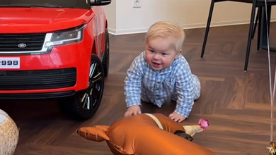 Кульки, ведмедик і червоне авто: Остапчуки показали, як вітали синочка з 1-м роком. Відео