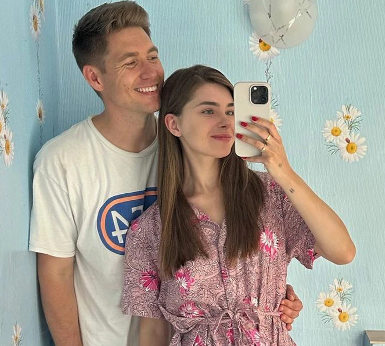 Святий Остапчук: Полтавська показала коштовний подарунок від чоловіка