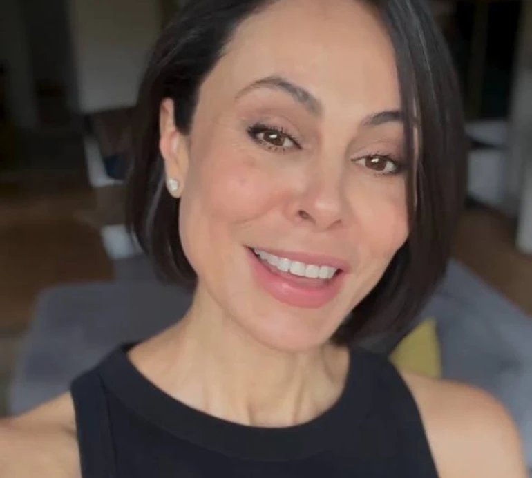 Нема енергії готувати?: ексдружина Кличка показала рецепт корисного перекусу з куркою і себе в лосинах у залі