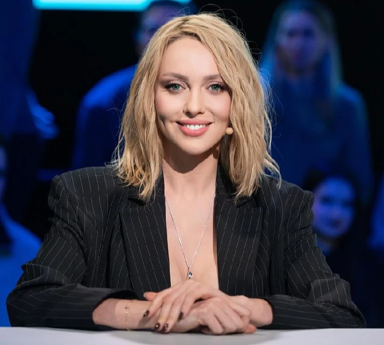 Полякова в Лондоні показала сніданок із молодшою дочкою та мамою. Фото