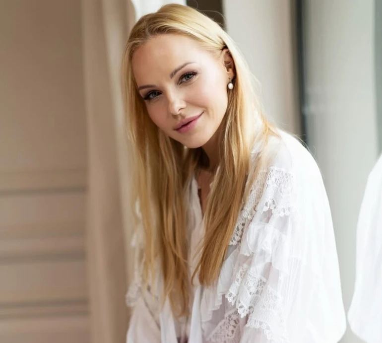 Поля - підліток: Трегубова в соцмережі поділилася рідкісними фото єдиної доньки