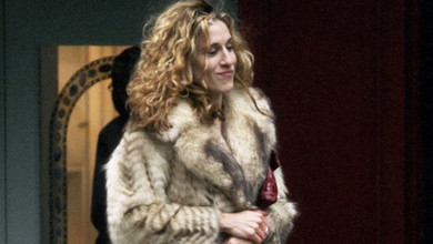 Комірці, жилети та в стилі Керрі Бредшоу: як носити штучне хутро та вінтажні шуби, щоби бути в тренді. Фото