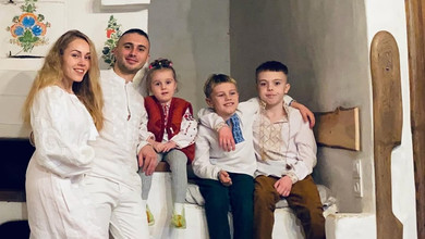 Розумний мужчинка: Тополя привітав молодшого сина з 10-річчям і показав спільне фото