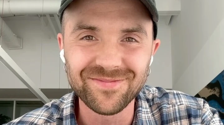 Тягуче сулугуні у хрумкому тісті: Кацурін показав, як вдома приготувати смачну закуску із журавлиною