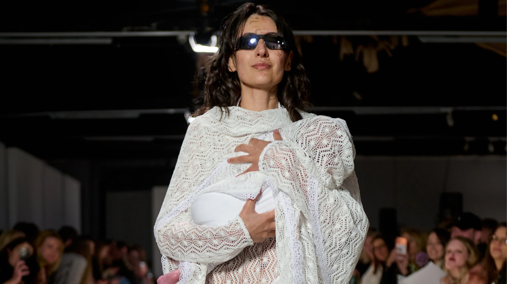 Діти на подіумі, жіночність та зіркові гості: як пройшов показ нової колекції BOBKOVA у Києві