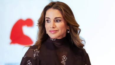 Шоколадний шифон від Prada і кілька шарів: королева Ранія вигуляла стильний лук на засідання Ради ООН. Фото