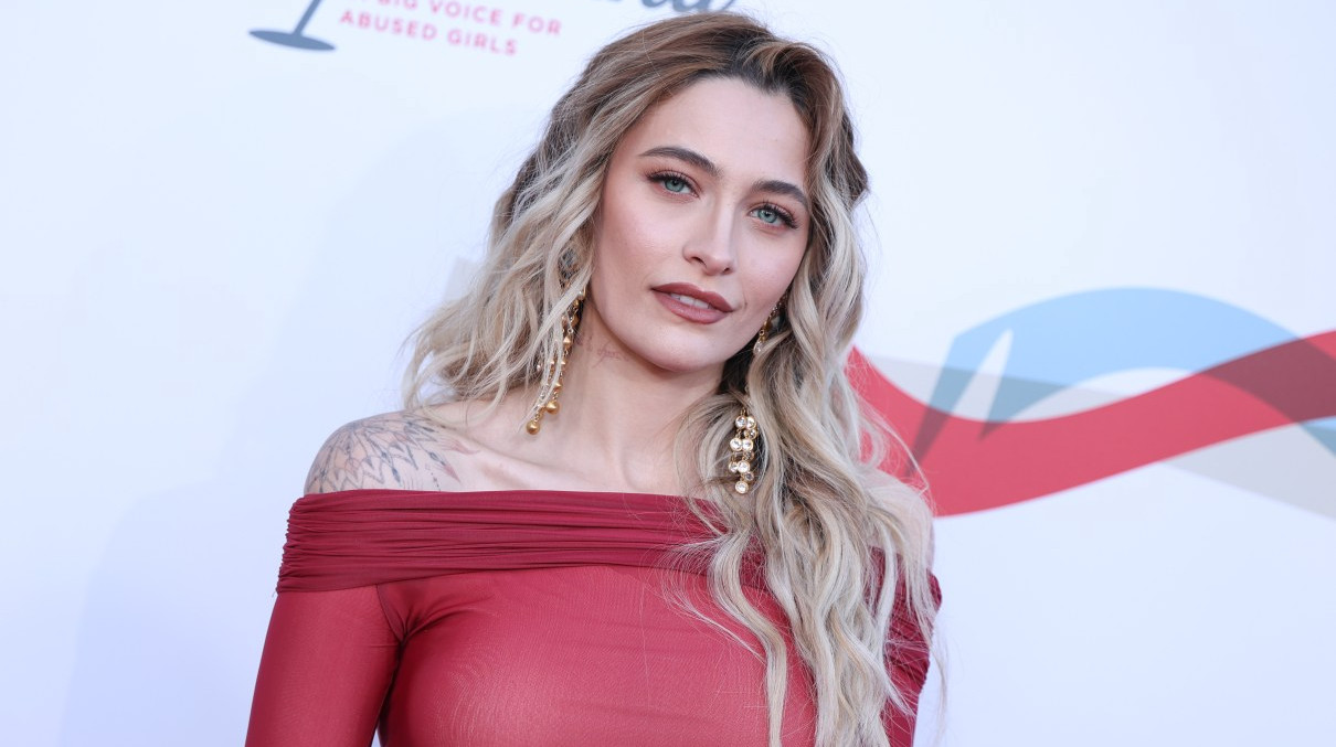 Нова парочка? Періс Джексон у вишуканому максі засвітилася на вечірці з сином відомого актора. Фото