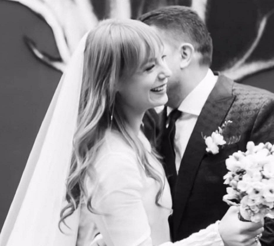 Дякую за кожен день: Тарабарова з нагоди річниці весілля поділилася архівними ч/б кадрами з коханим