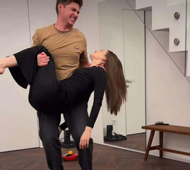 Це неможливо: Остапчуки насмішили відео, в якому перевіряли сцену з нового фільму Netflix