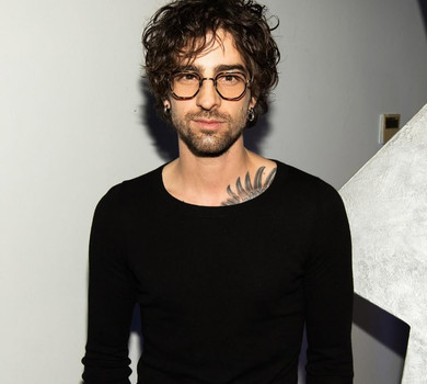 Голоторсий Дантес похвалився результатами свого схуднення на студійних фото