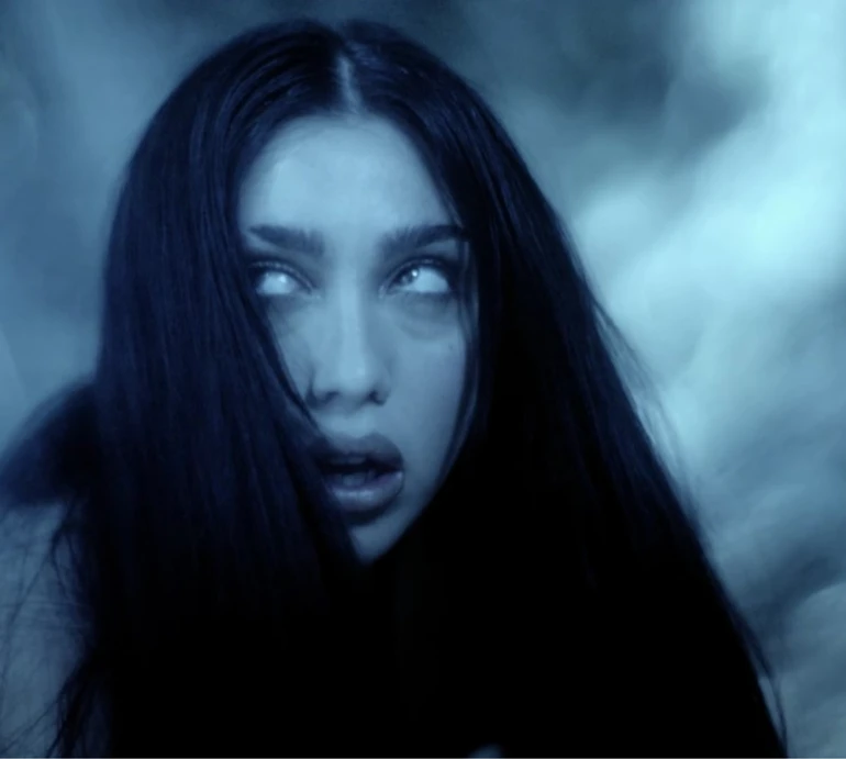 Дочка Мадонни показалася голяка у кліпі, на який її надихнула мама. ВІДЕО