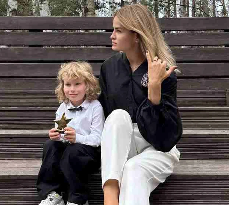 Весь в татка: Пятова похвалилася 6-річним сином-футболістом. Фото