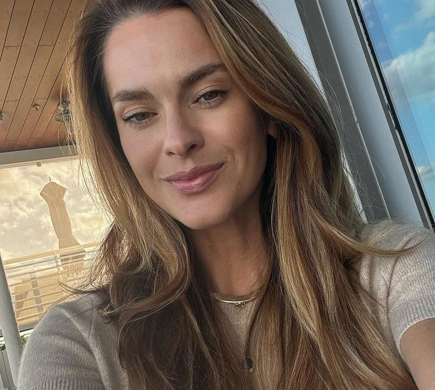 Міс Стефанко заселфила рельєфне тіло в крихітному бікіні