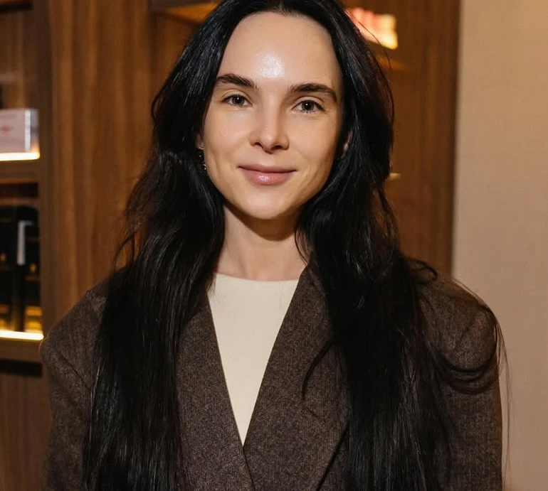 Приємно шокувала всіх: Мірошниченко розчулила успіхами 9-річної дочки у школі. Фото