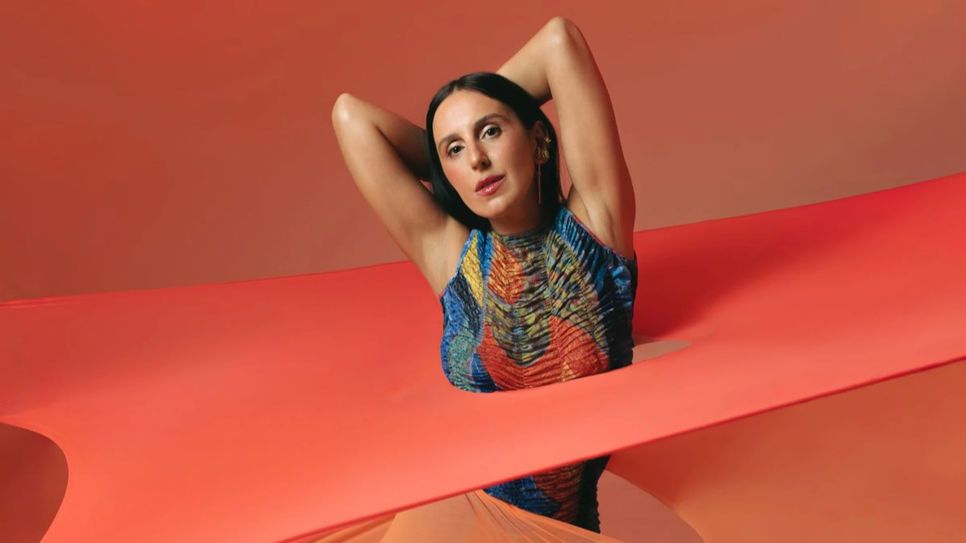 Нова я, більш різка: Джамала презентувала альбом Рух мій та кліп-присвяту своєму чоловіку