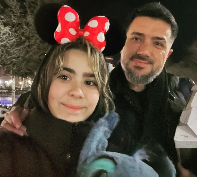 Екс Лорак возз'єднався з їхньою донею в Стамбулі та порадував недешевим подарунком