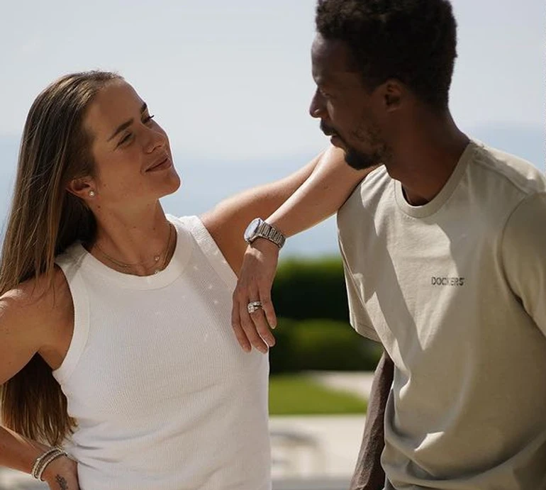 Чоловік Світоліної показав свою маленьку принцесу біля новорічної ялинки. Фото