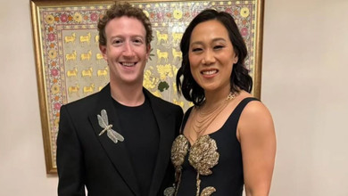 Цукерберг у total black заобіймав дружину в об'ємній спідниці на хіднику наукової премії