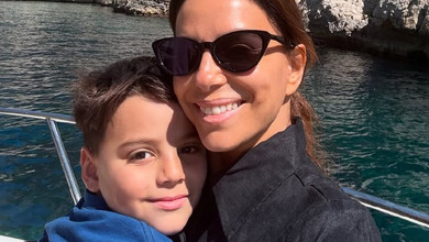 Лонгорія з 6-річним сином на яхті показали смачні вихідні у Франції