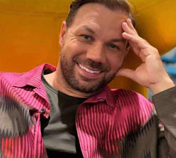 Лайм із шоколадом та гірчичний з сірим: Андре Тан показав наймодніші поєднання кольорів на осінь 2025