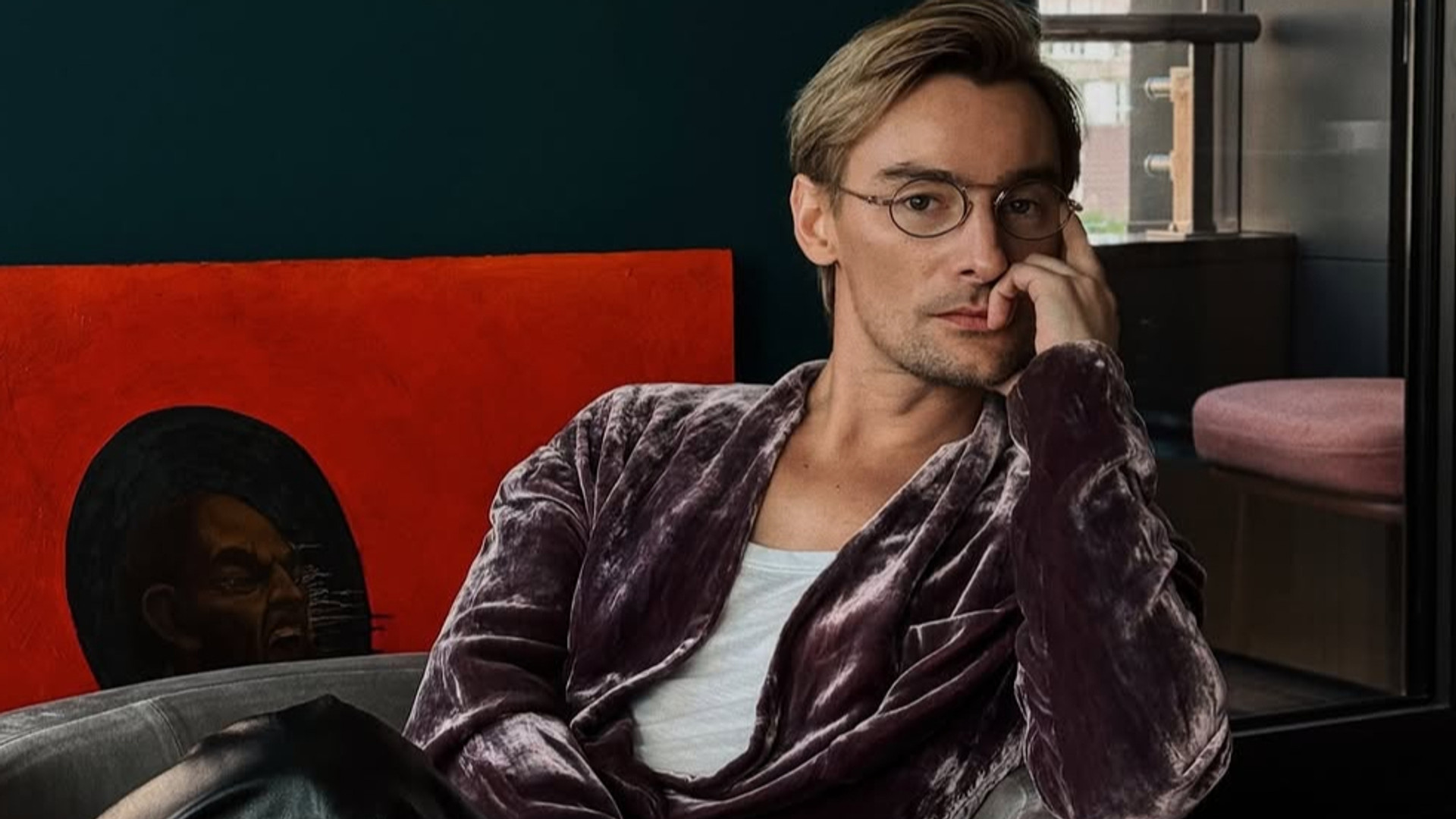 Крадіжки у дитинстві, шлюб і любов до божевільних людей: цікаві факти про Алана Бадоєва