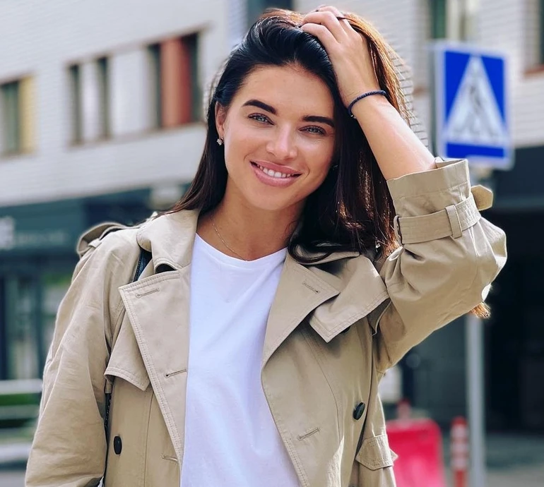 Копія тата: дружина Усика вперше показала личко їхньої 2,5-місячної доні. Фото