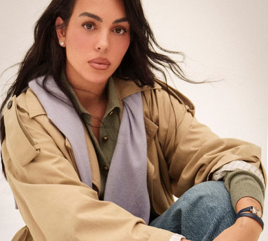 Наречена Роналду в трусиках і пальті знялася для глянцю та розповіла, як змінюються їхні стосунки. Фото